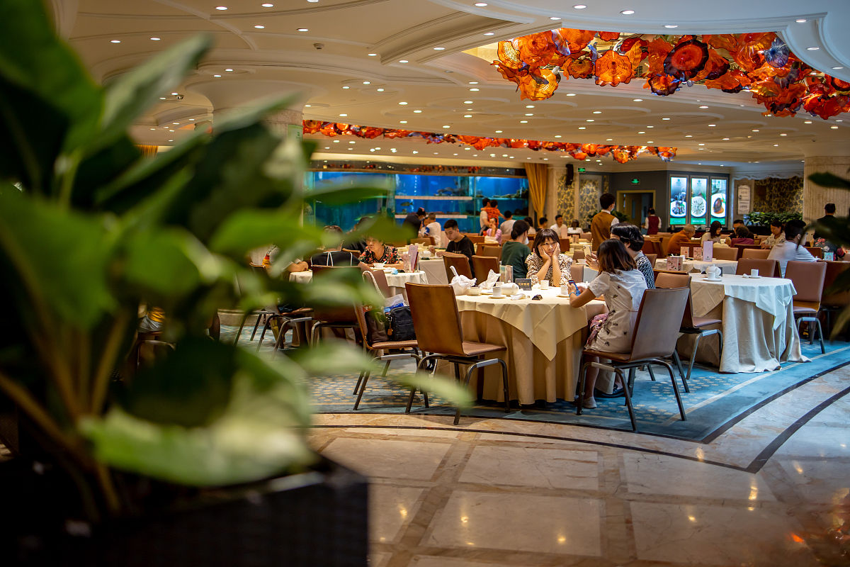 广州湖畔粤菜餐厅探店：沉浸式味蕾之旅，心灵的休憩港湾