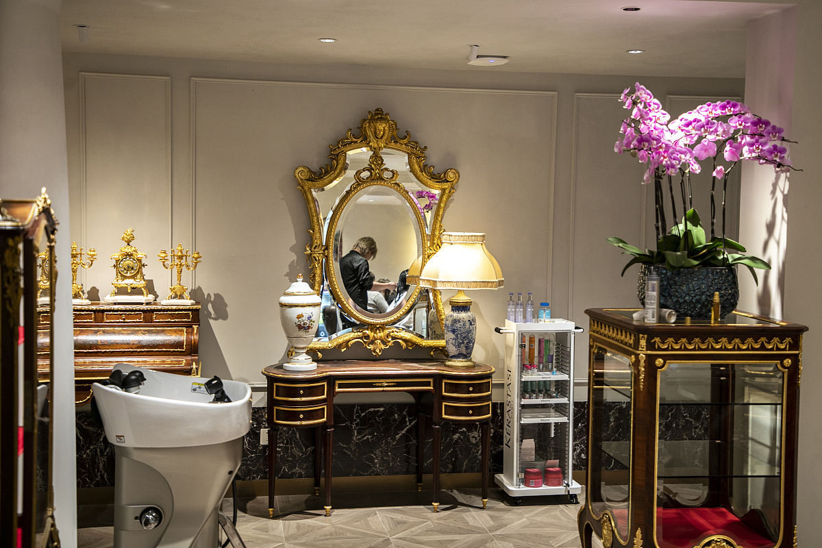 广西纺织工业学校美发与形象设计专业怎么样好就业吗