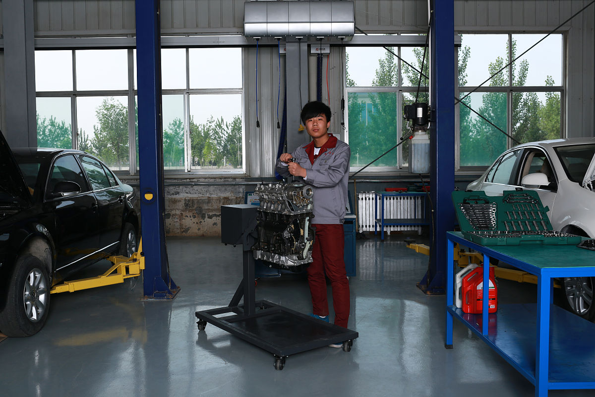 郑州技师学院汽车维修新能源汽车检测与维修专业荣誉及未来发展趋势