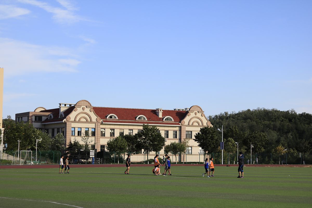 2016年8月29日,青岛,中国海洋大学崂山校区夏季校园建筑随拍.
