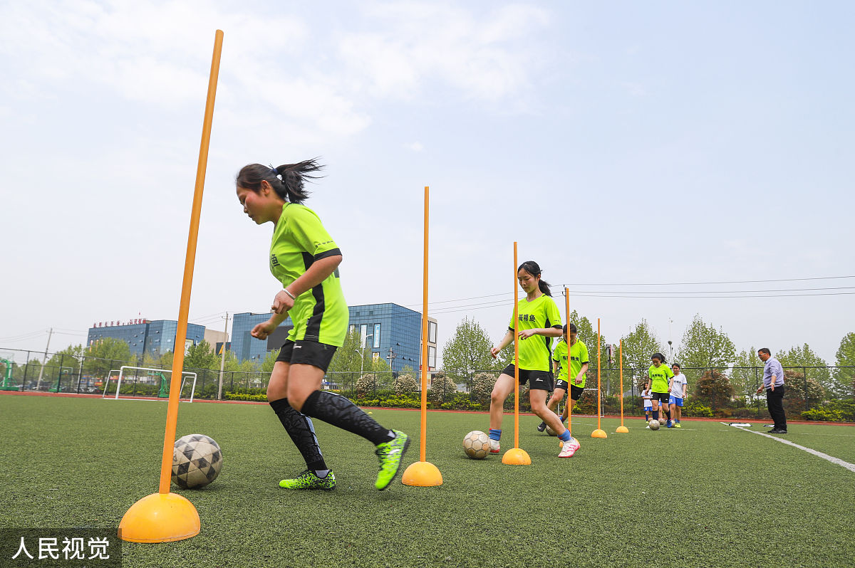 燃情绿茵，激情对决！XX足球比赛策划方案