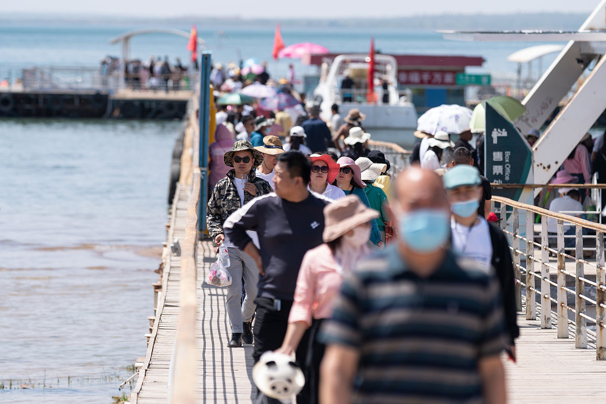 夏天松花湖人多吗回答加拓展。