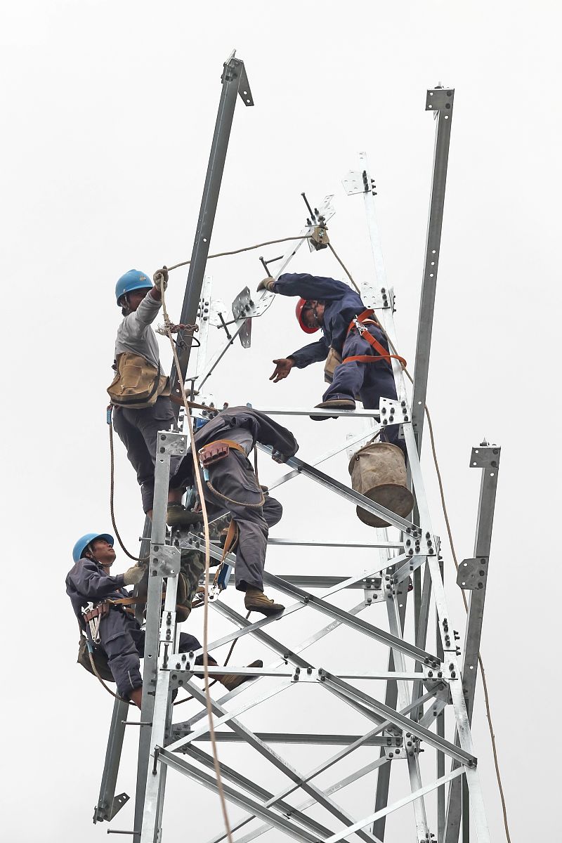 美的r410a中央空调一小时多少电费