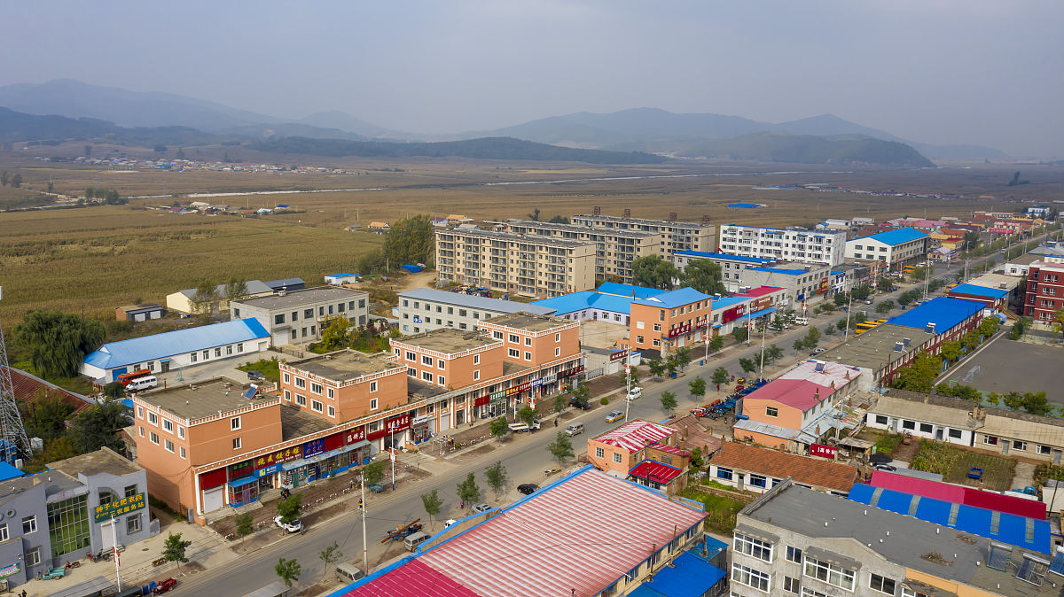 西乌素图村2023今年改造吗帮我用200字详细描述