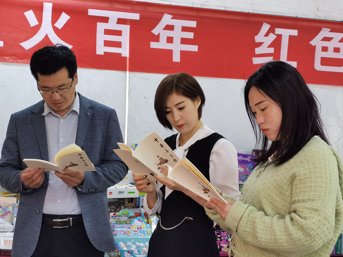 帮我起一个抖音有关于说小说的名字再来10个但是不要特别显的很像说小说的名字