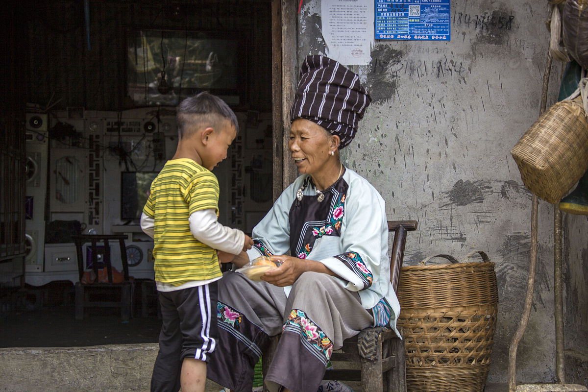 2021年6月22日,湖南省湘西土家族苗族自治州,"扪岱村"古苗寨的苗族老