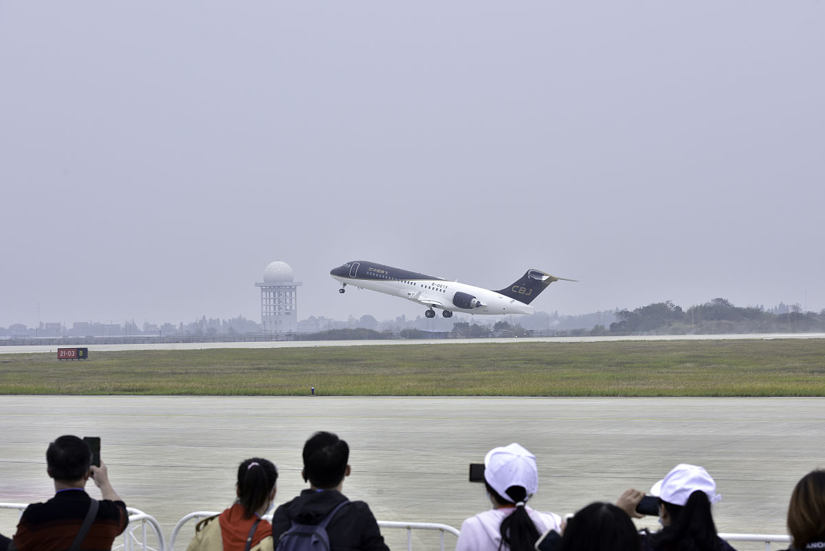 江西航空专业院校推荐：南昌航空大学、江西科技师范大学、江西理工大学