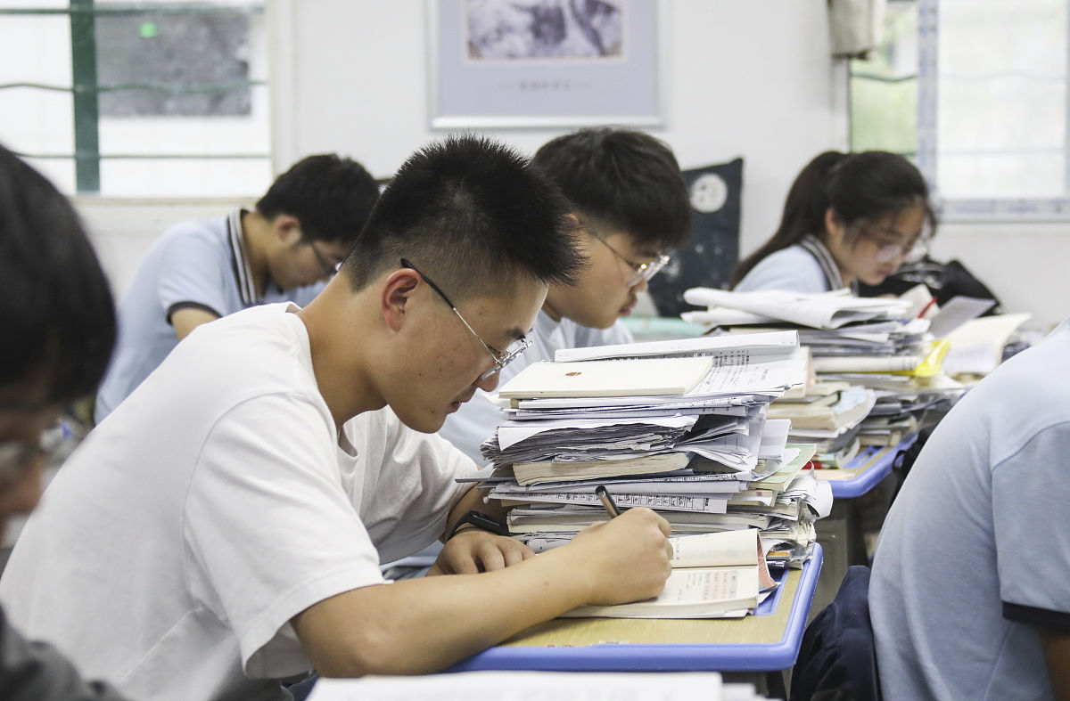 大学生学年生活总结：两年的成长与感悟