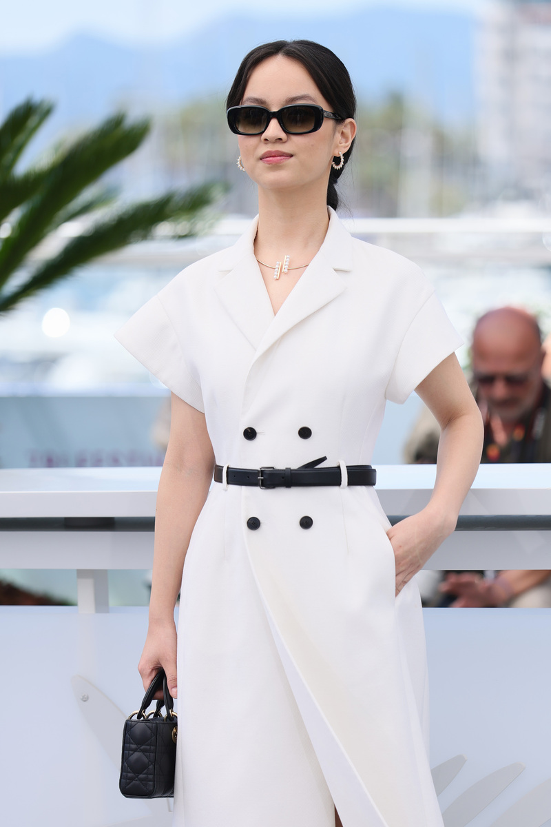 中年人，请收起你的'穷大方'：重拾自信，展现独特魅力