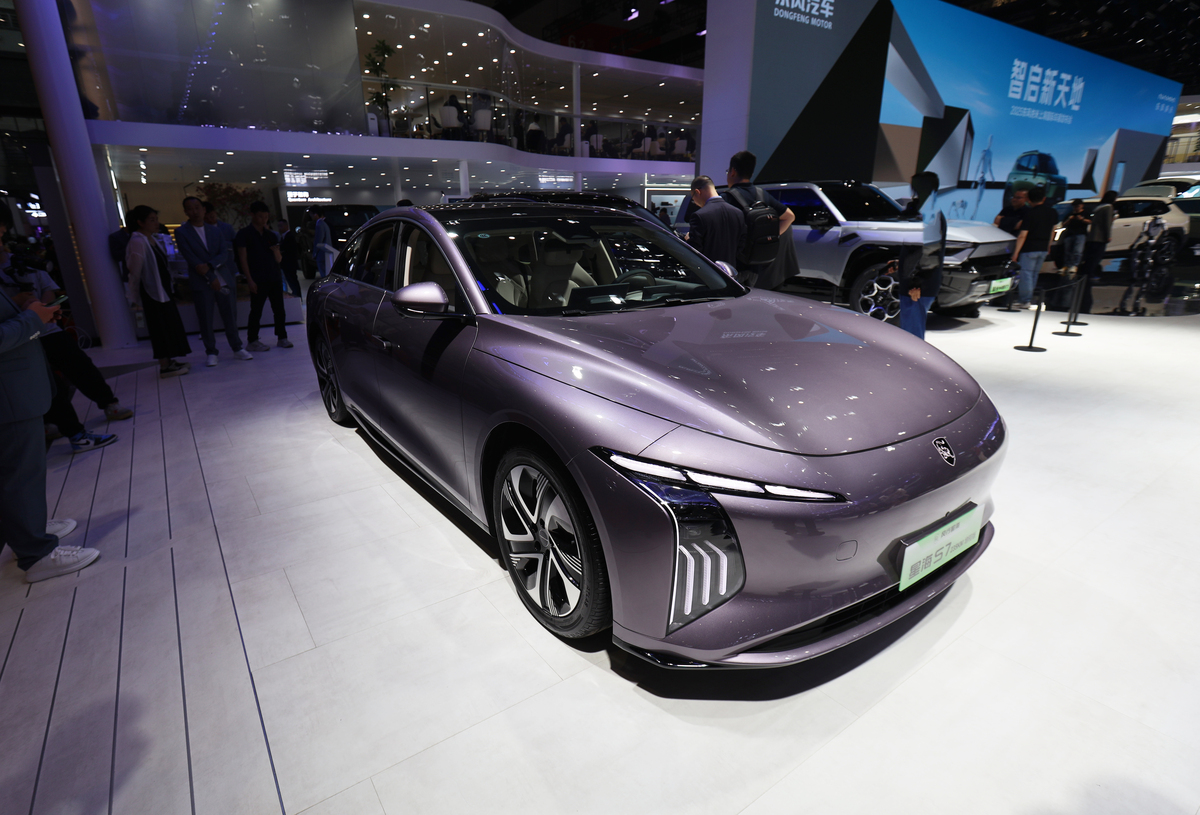 小鹏汽车：中国领先的新能源汽车制造商 - 产品、技术和未来展望