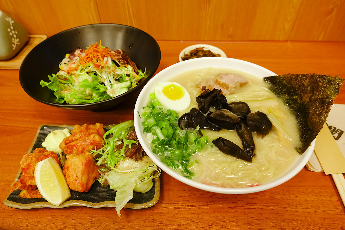 三鲜米线+葱油饼 30字好评