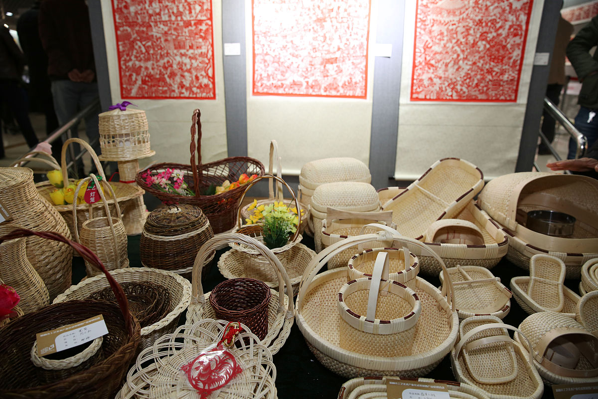 中国传统文化之旅：花馍、农具、剪纸展馆