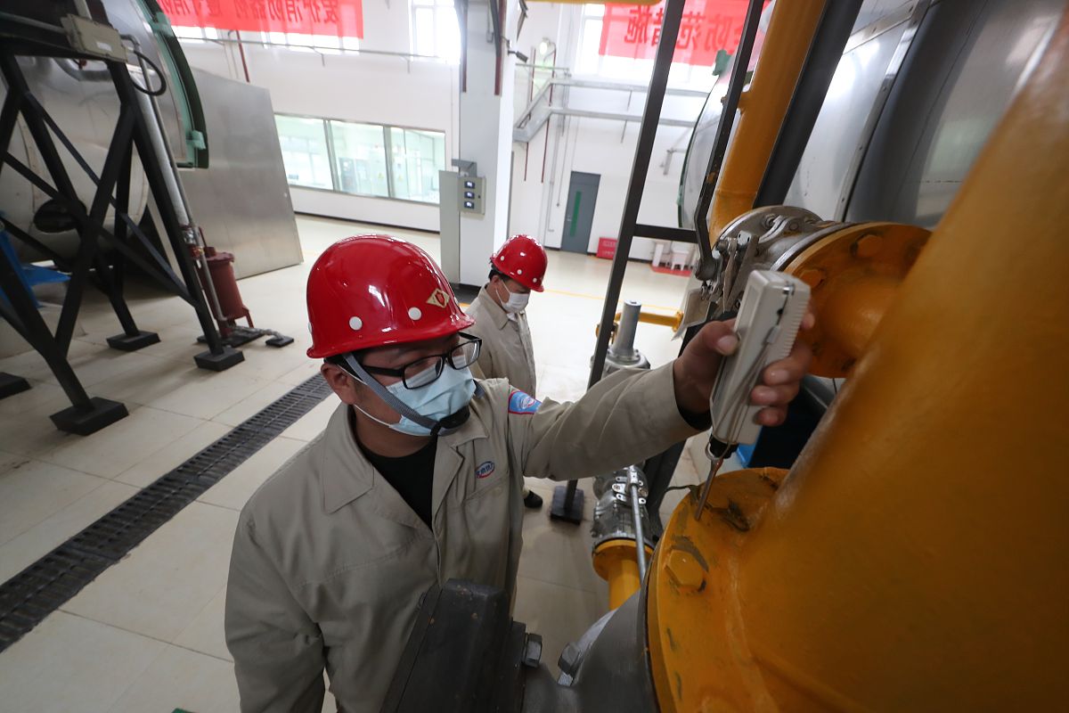 关于绿色家园小区天然气管道泄漏治理过程中管道巡检和红外热成像技术应用写成一段话的形式。