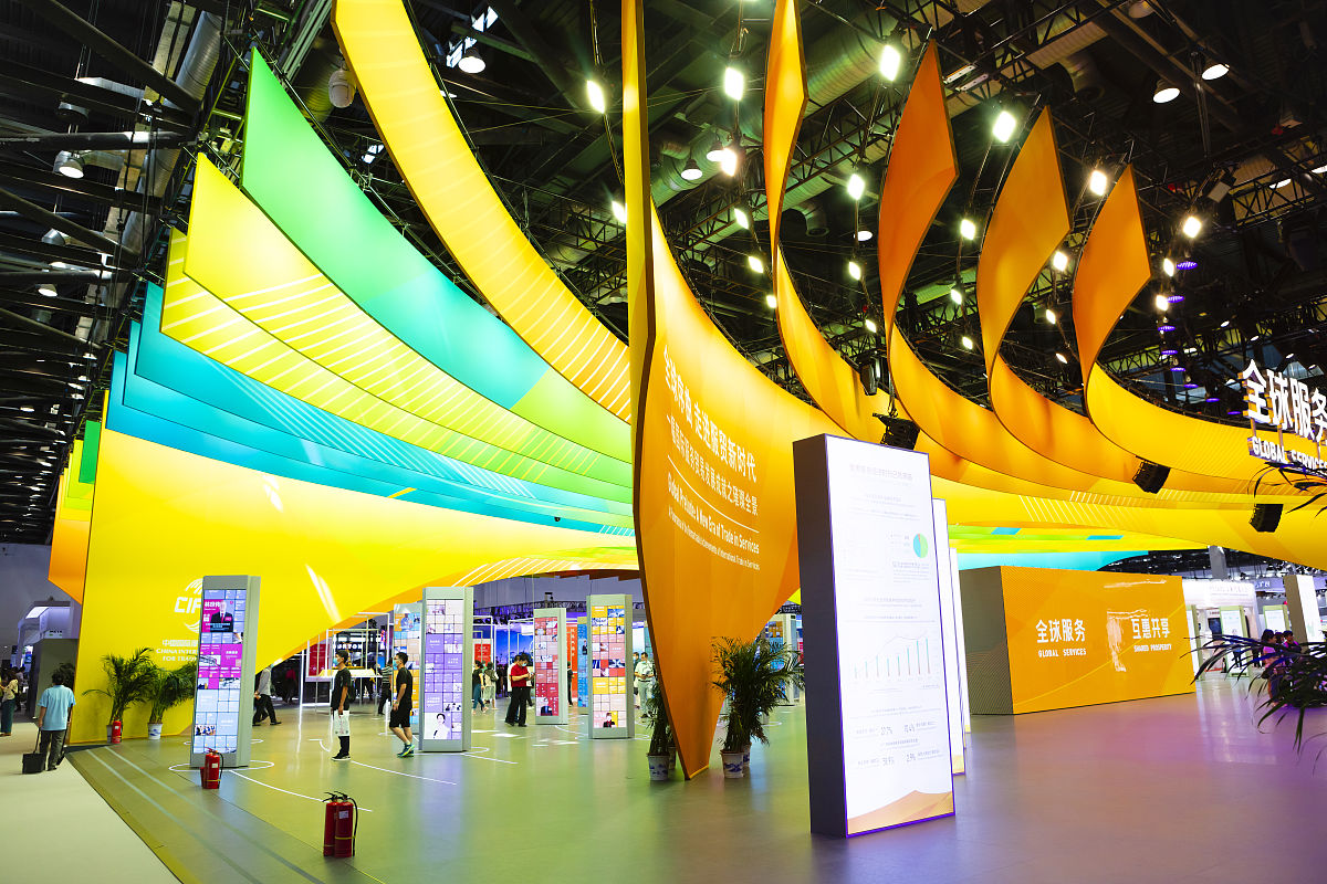 根据文章主题2023成都建博会怎样全面解读展会亮点撰写关于环保和可持续发展的文章内容要与主题相关撰写思路：A 介绍展会的环保和可持续发展措施和成效B 分析环保和可持续发展对展会形象和社会责任的影响