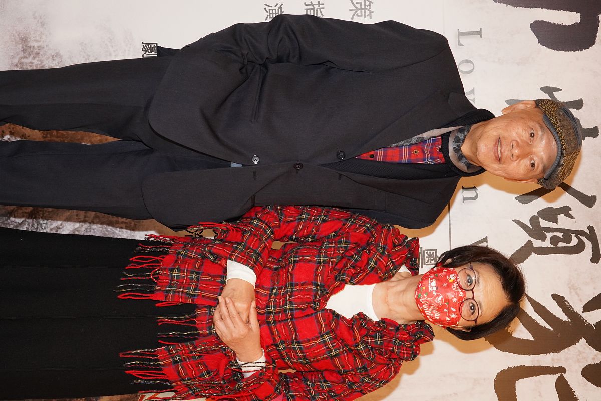 龙年即将来临帮我设计一套主题为神龙降世的王者荣耀主题皮肤需要含中国龙、传统中国文化、龙图案、红色与金色等等元素一共要五个角色分别是赵云孙尚香大乔亚瑟貂蝉。并帮我想好他们五个人的皮肤名称帮我写好它们的皮肤背景故事主要是拯救苍生。并帮我设计他们的技能特效和名字