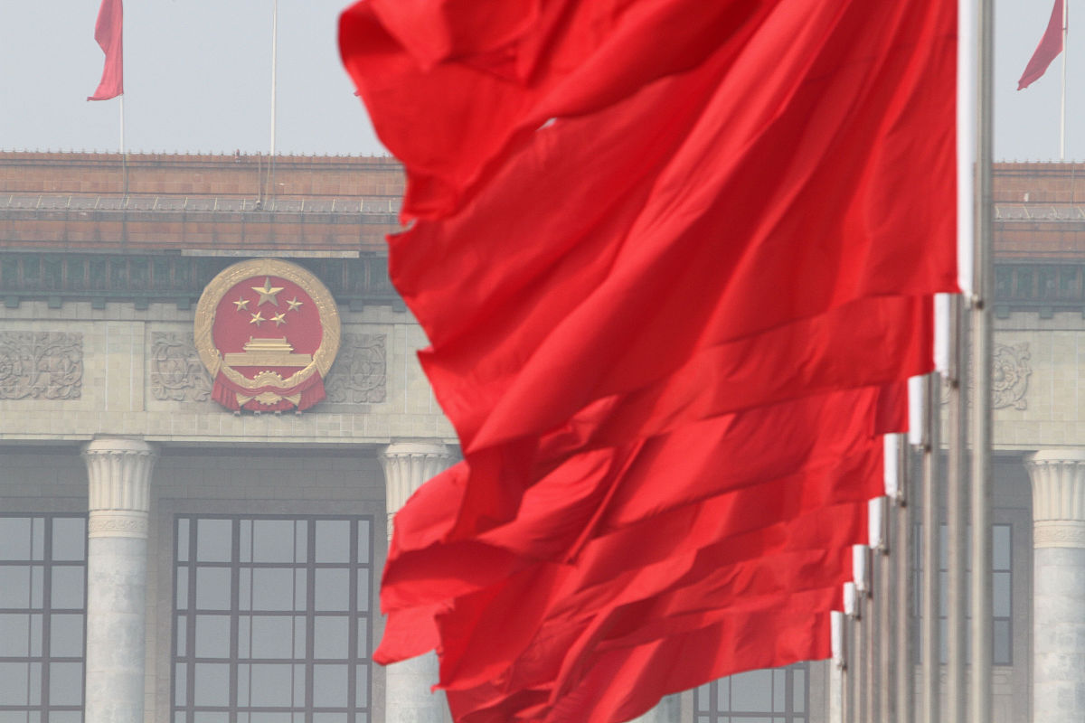 请围绕高举中国特色社会主义伟大旗帜 为全面建设社会主义现代化国家而团结奋斗写一篇初中生的读后感