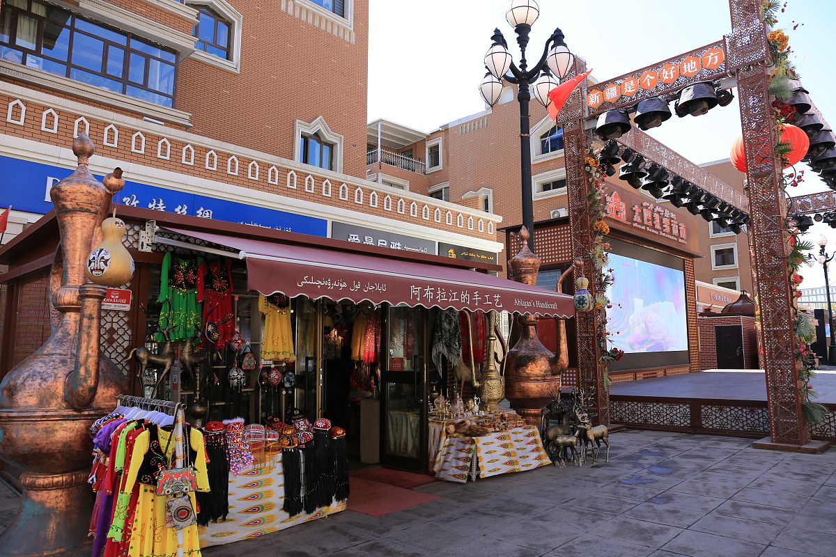 从政府参与旅游开发出发阐述喀赞其民俗文化旅游体验质量提升建议500字