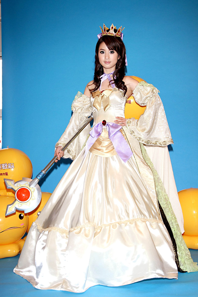 2008年2月19日,台北,林依晨为某在线游戏作代言.+++_+++林依晨