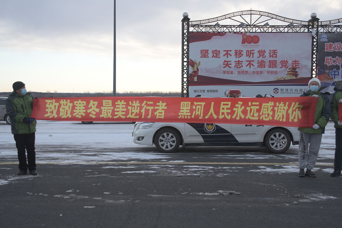 送别老同事：如何表达感谢并送礼物？