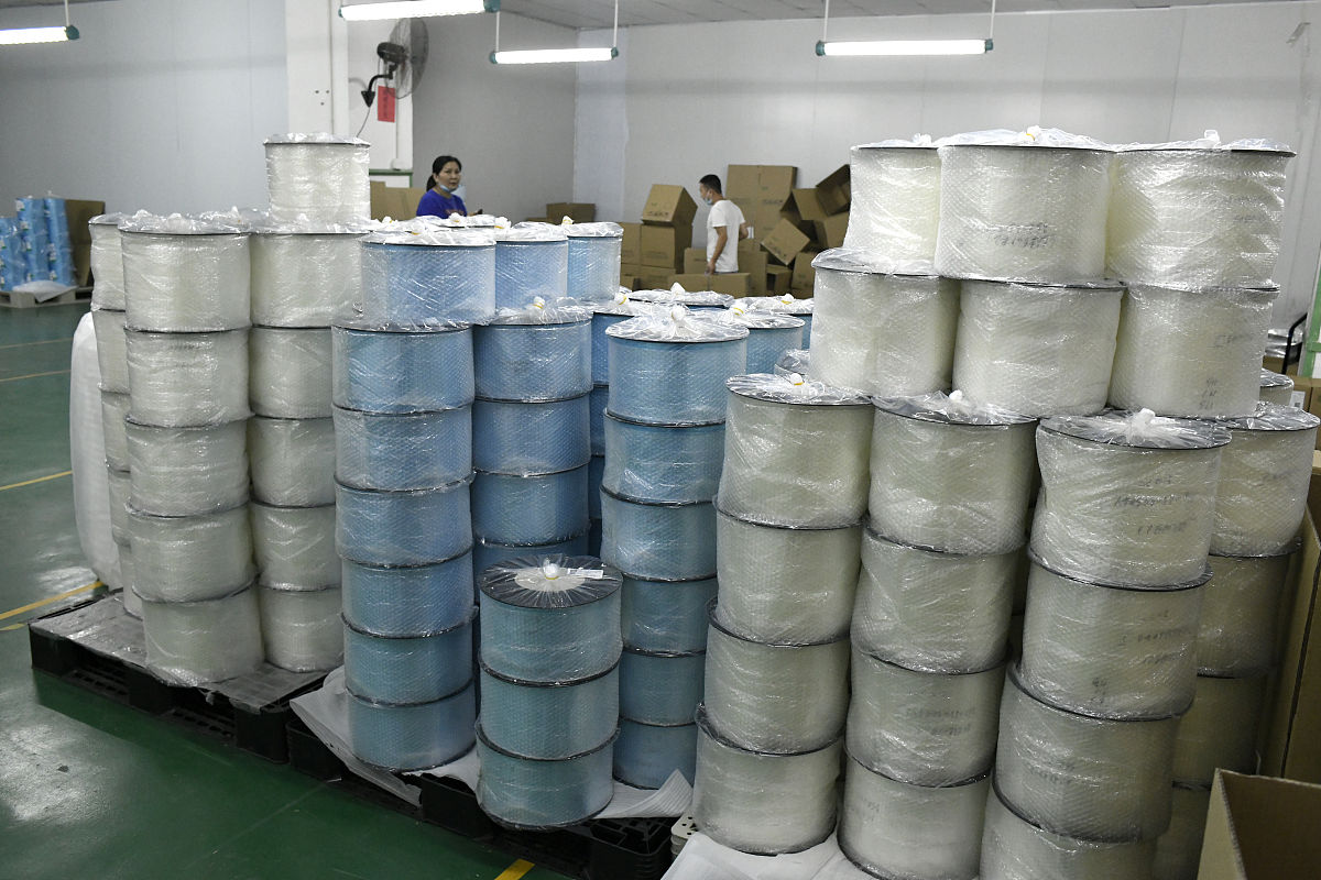 简单说明焊条由哪几部分组成？各部分起什么作用？要求简洁明了