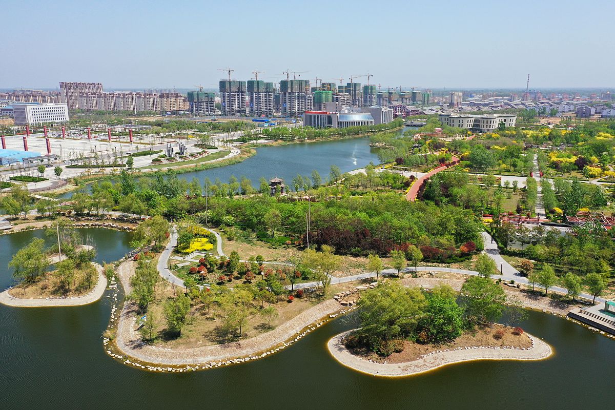 2019年4月17日,山东菏泽曹县城北人民公园和四季河公园,及其周边城区.