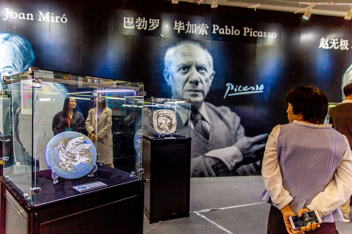 美国最新诺贝尔奖得主物理学家朱利安·九月今晚登上第七频道新闻