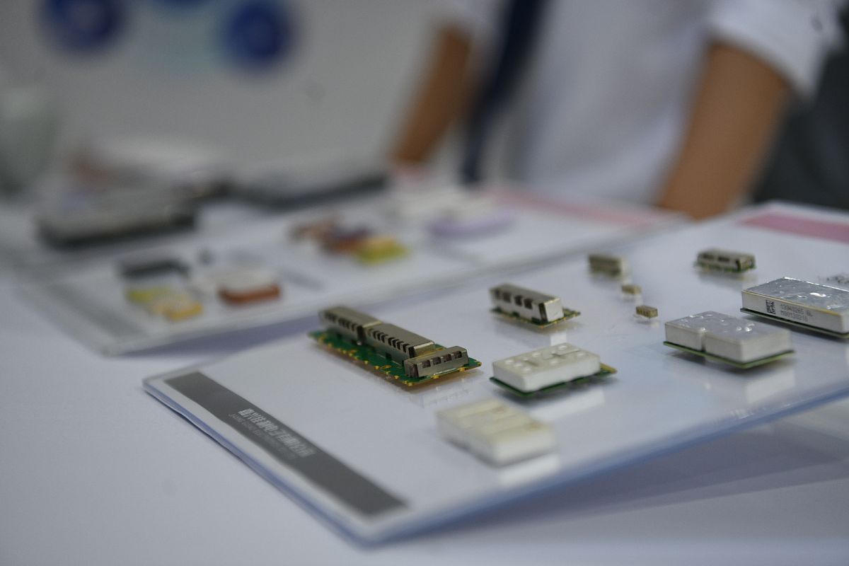 生成RFID实验的实验心得实验内容包括：分别用低频卡和高频卡读写自己的学号并用高频卡配合原理机探究防碰撞的原理