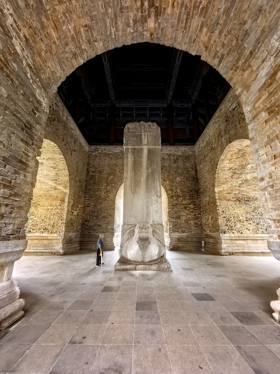 明十三陵：探秘神道、建筑与文化遗产
