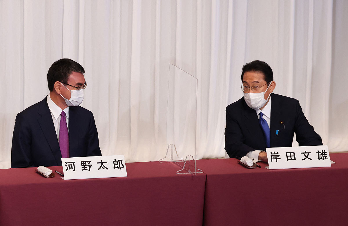 当地时间2021年9月17日,日本东京,日本自民党代理干事长野田圣子与现
