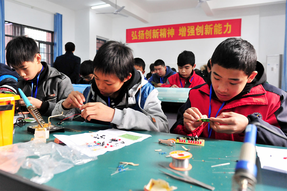 湖北省科技工程技工学校计算机广告制作专业怎么样？前景如何？