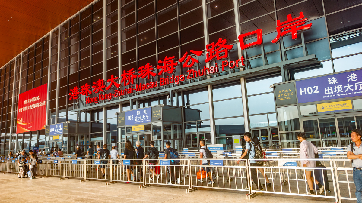 西双版纳站出站口哪几个出站口
