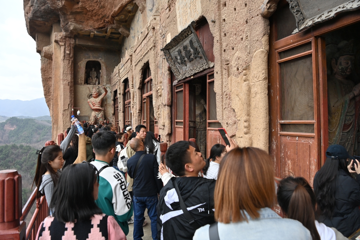 全国旅游市场呈现出一派繁荣景洗蟀蜕饺宋耐计聘允呷硕嗤计 天水