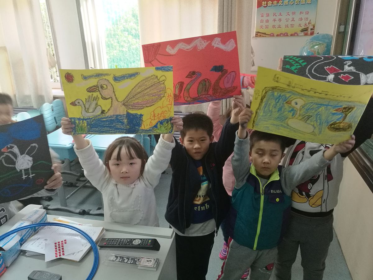 如何引导幼儿感受和表达大树的美？