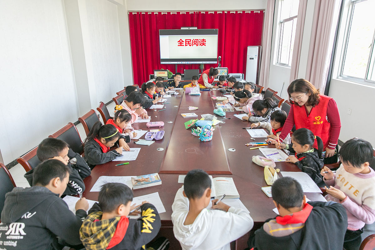 清园里社区协商解决燃气管网改造工程问题，确保居民利益