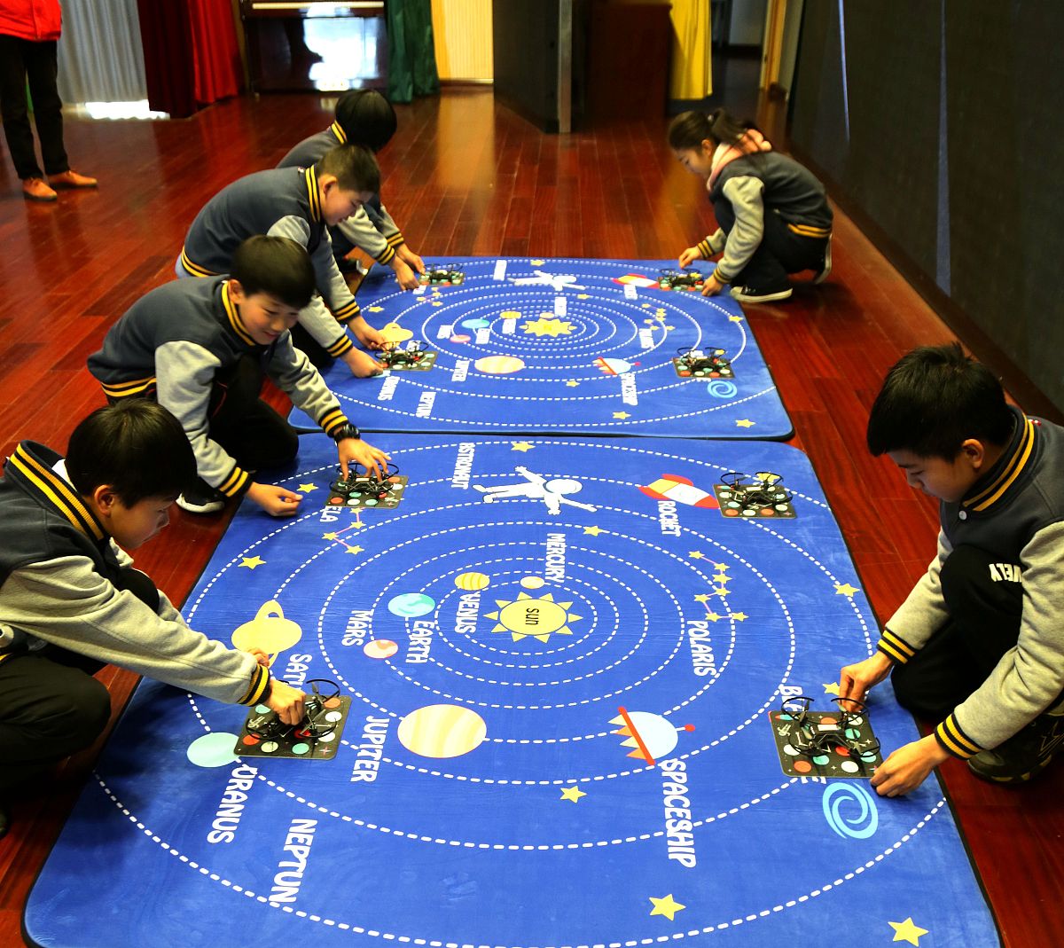 强化学习中如何设置无人机过门的奖励函数举个例子