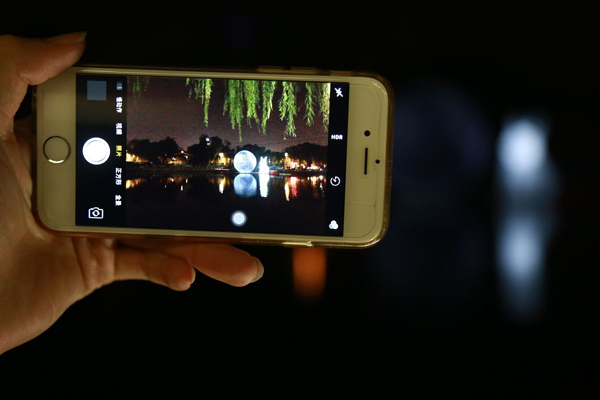 中秋节思念亲人：100字作文，寄托远方游子心声