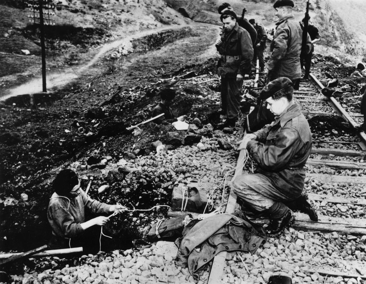 中国建国后的重大战争：从朝鲜战争到中越战争