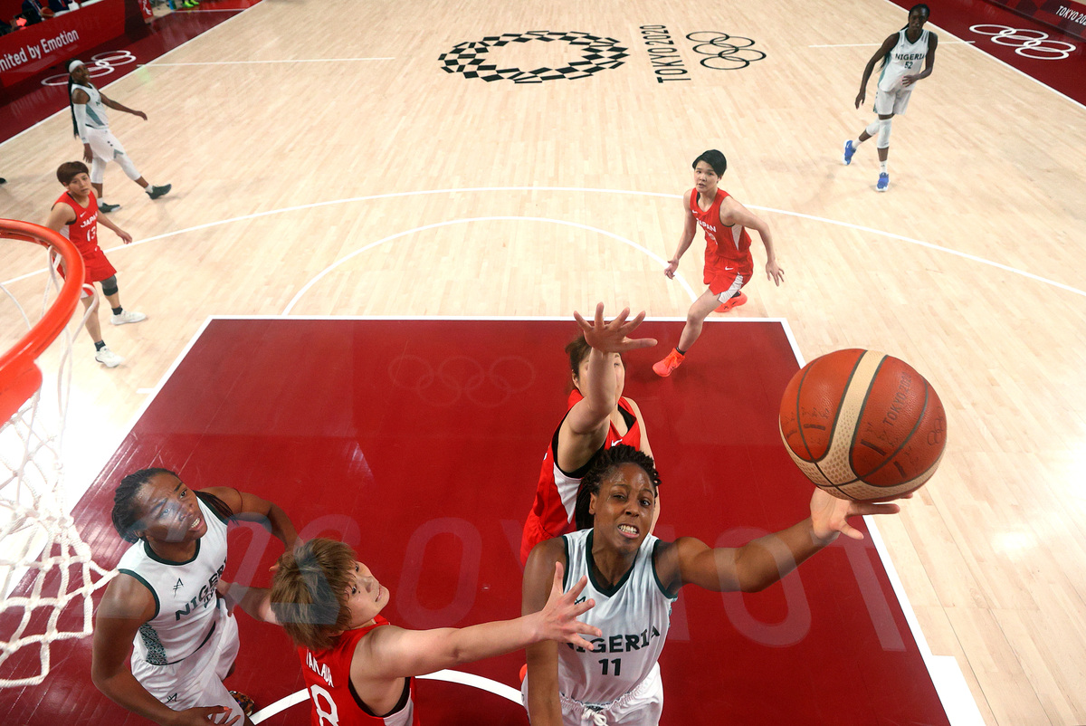 小球时代带给ＮＢＡ的影响球员们热衷于投三分传统型中锋和后卫逐渐被空间型中分和投射型后卫取代比赛逐渐丧失观赏性。