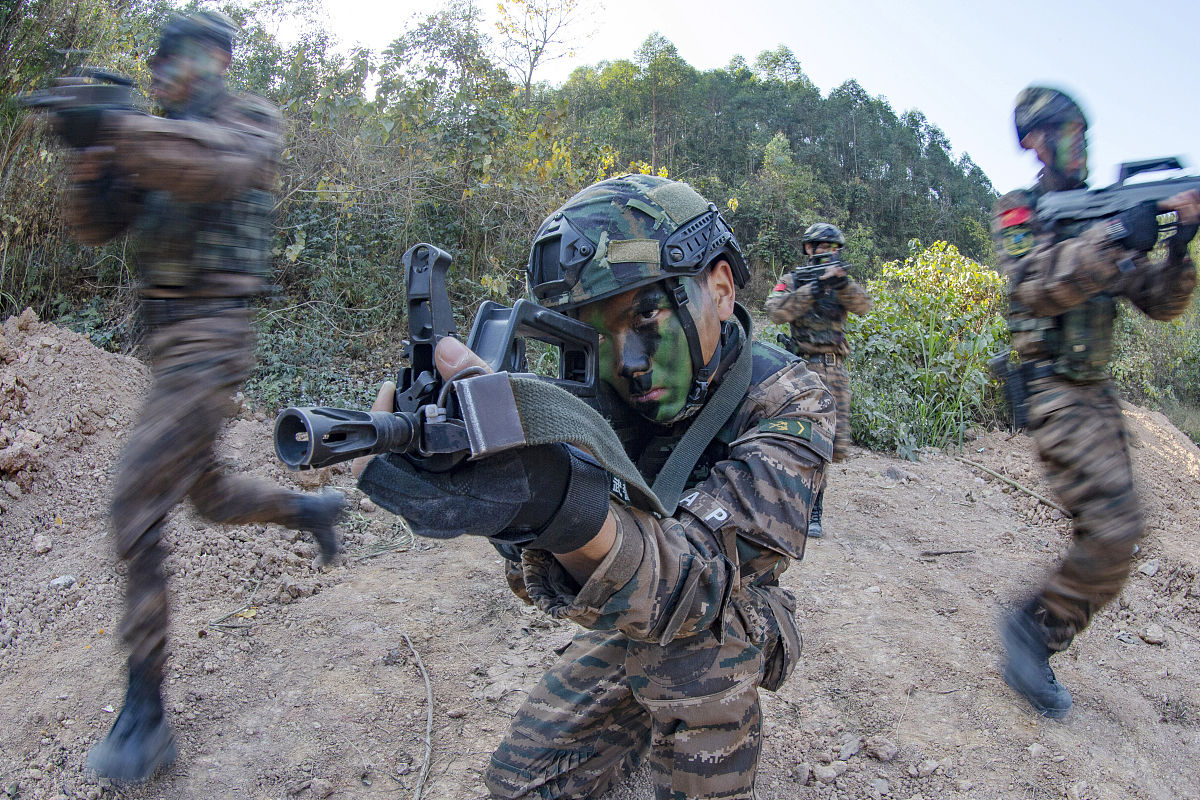 《冲出亚马逊》观后感：特种兵的艰辛与荣耀