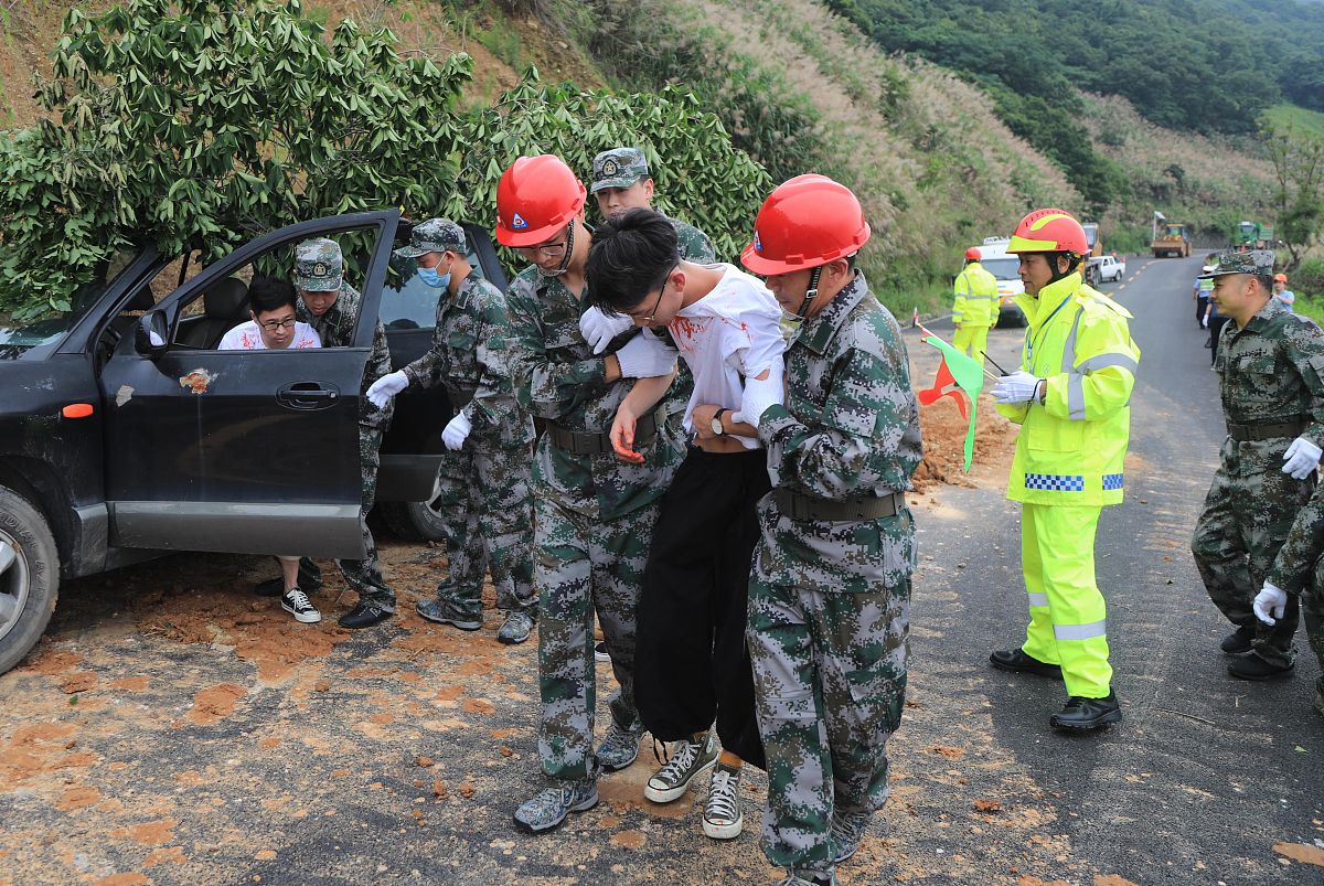 公路水毁突发事件应急演练圆满落幕，提升应急处置能力 - XX市XX公路管理局