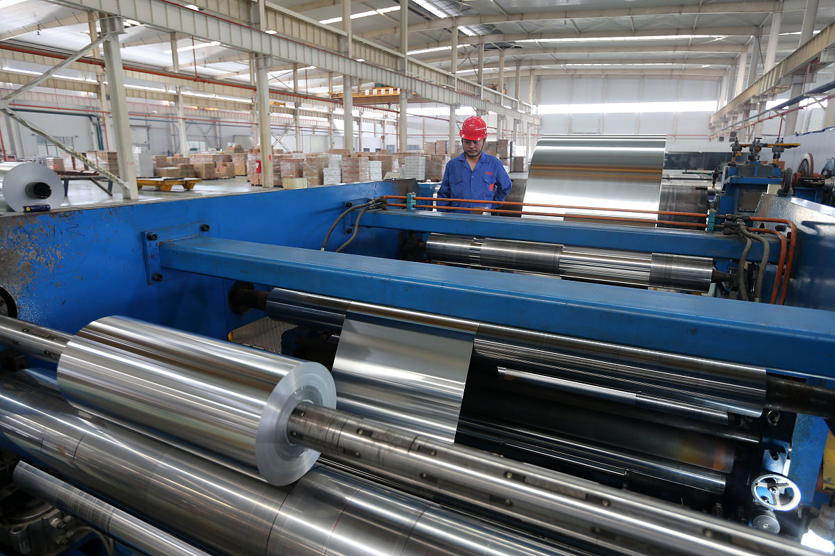 YouTube视频内容是展示铝装饰线条厂的氧化车间请写一个有趣的说明