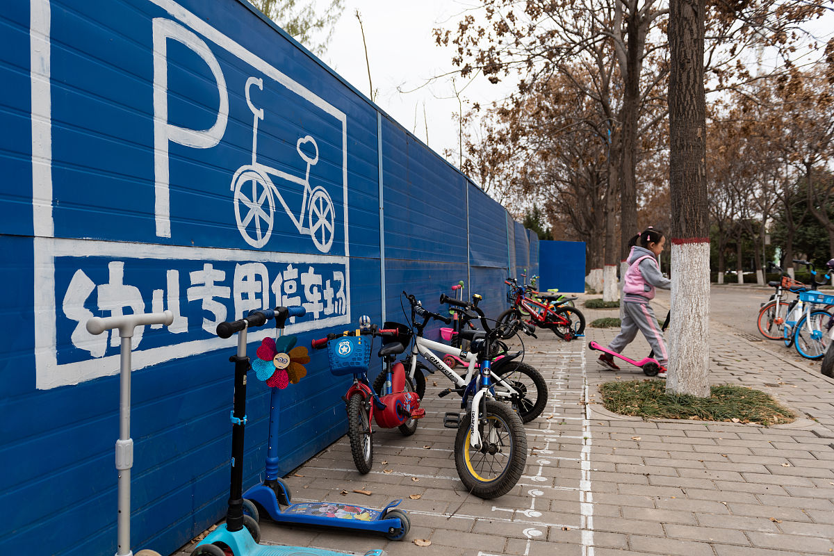 成都幼儿师范学校毕业生就业前景分析：机遇与挑战并存