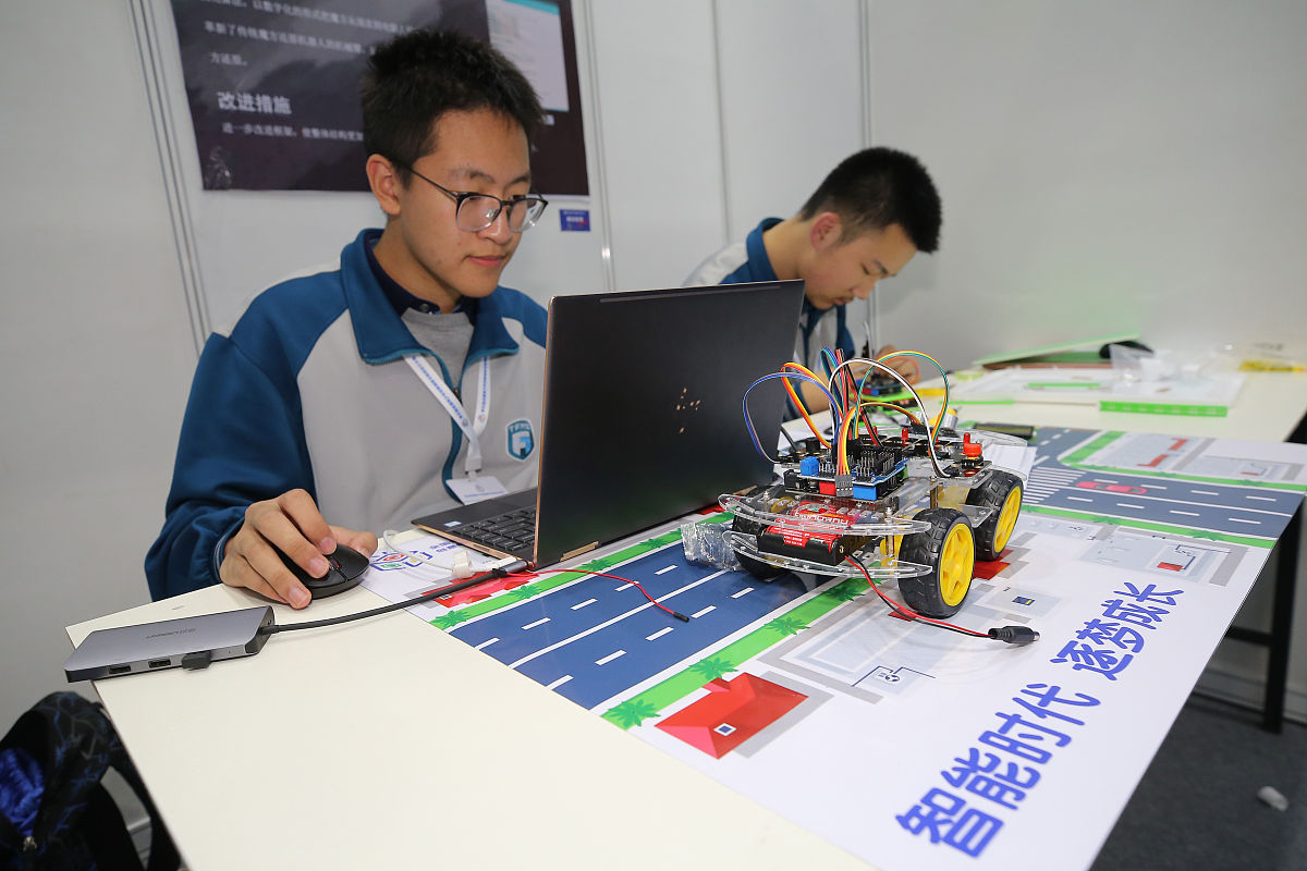 成都2022年读计算机学校要分数吗