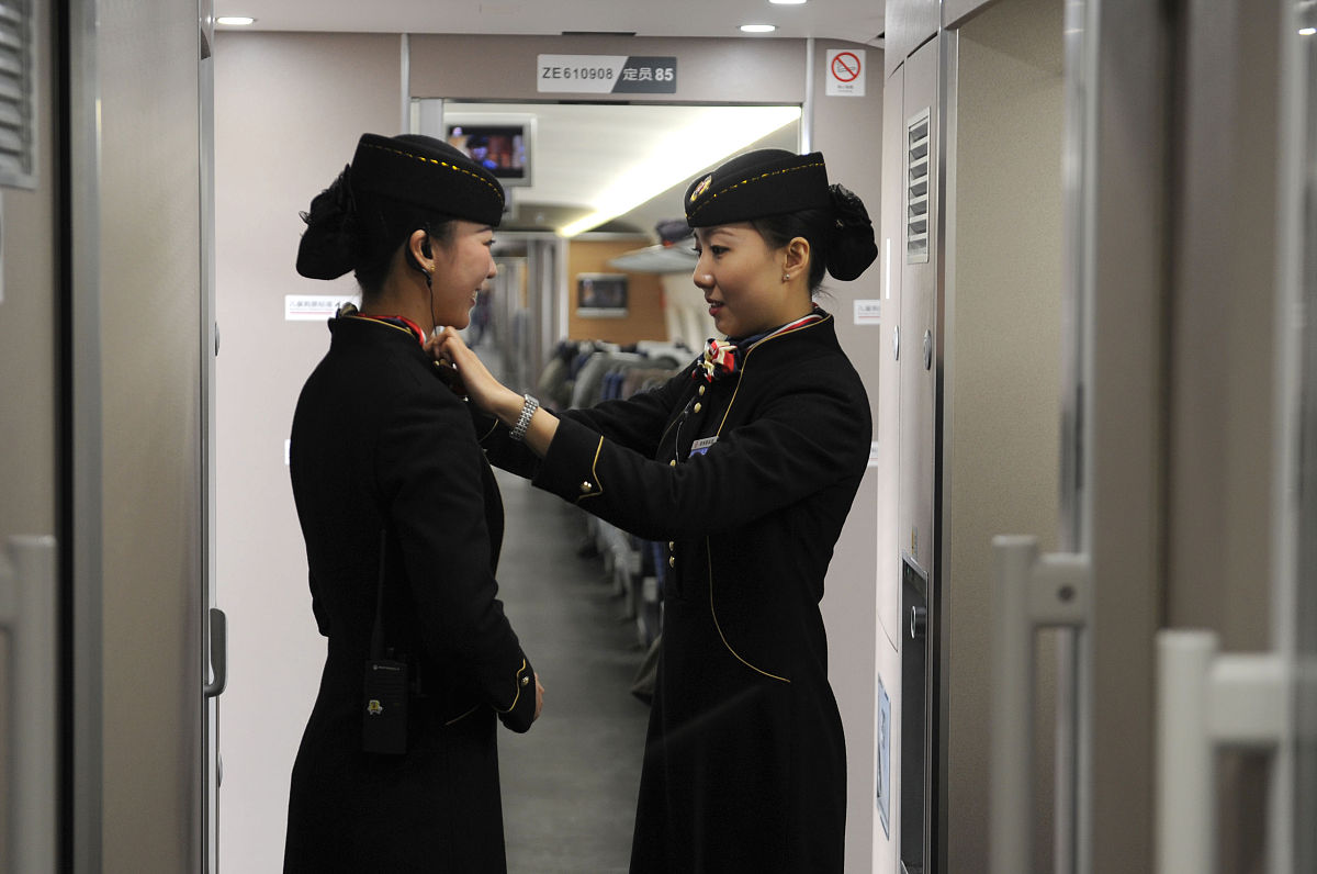高铁乘务工资一般多少 收入高不高