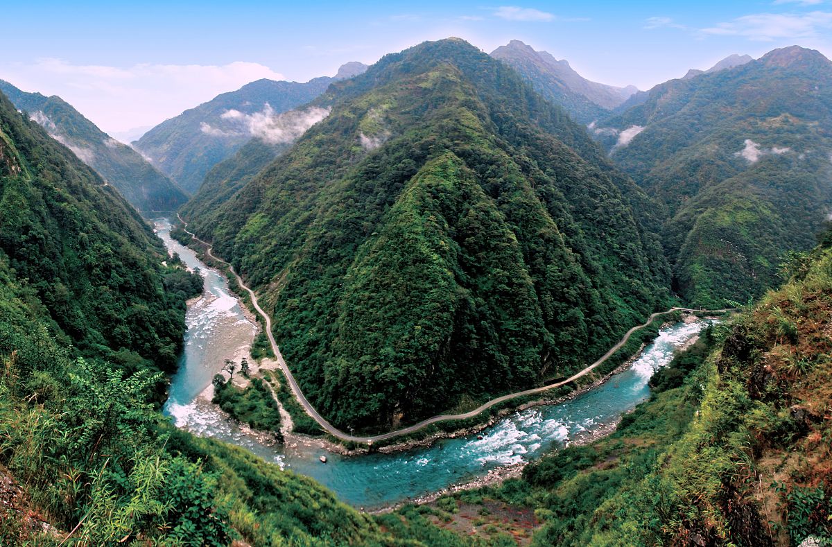 请帮我写1篇650字的博客文章主题是：赤水河发源于哪里