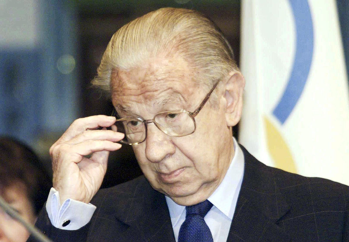 2001年7月13日,萨马兰奇参加国际奥委会会议,宣布2008年奥运会承办权