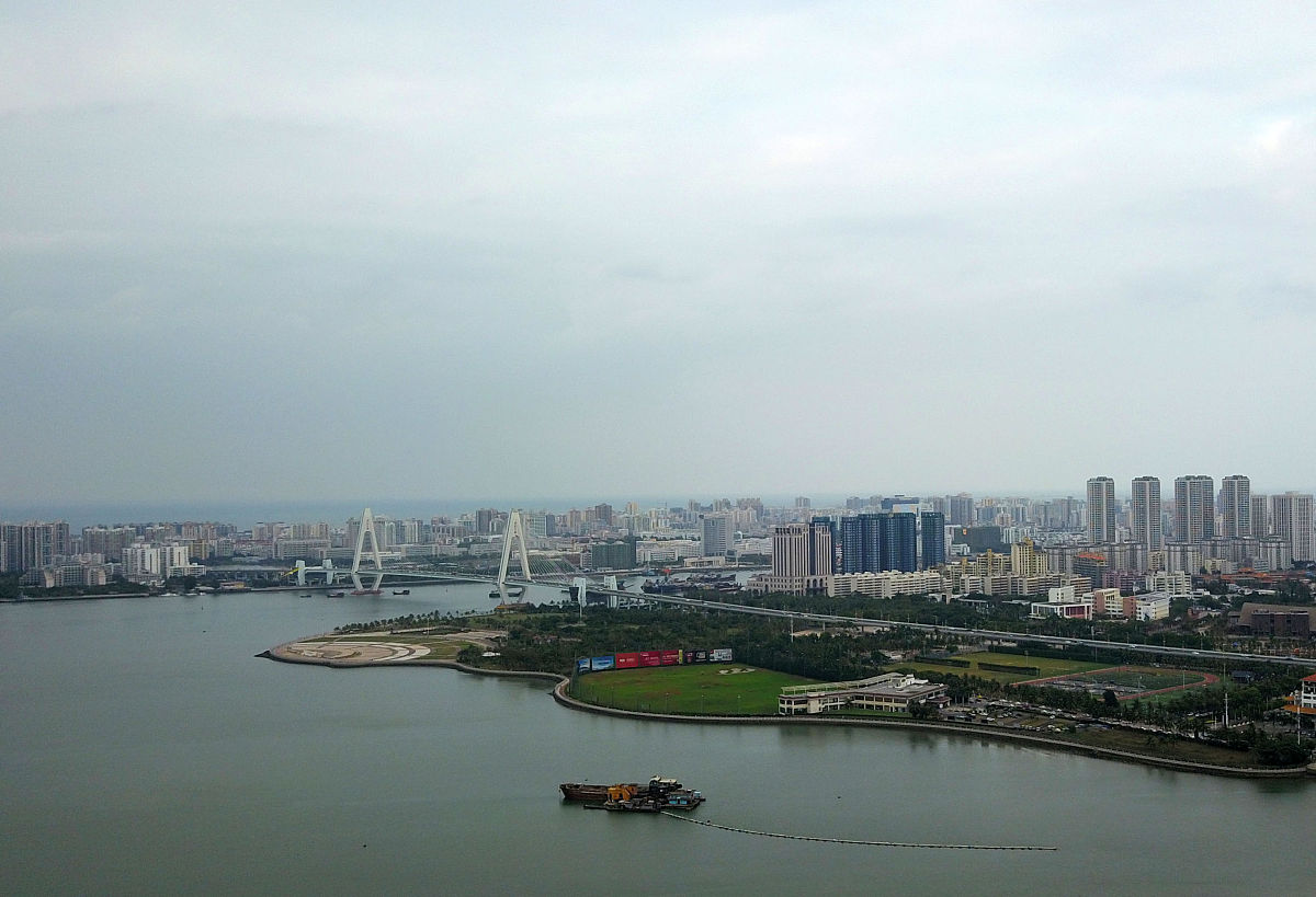 2019年2月10日,海南海口,海口湾建设面貌.
