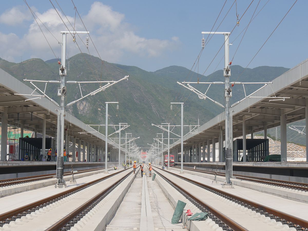 重庆高铁专业招生：轨道高铁专业前景及就业方向