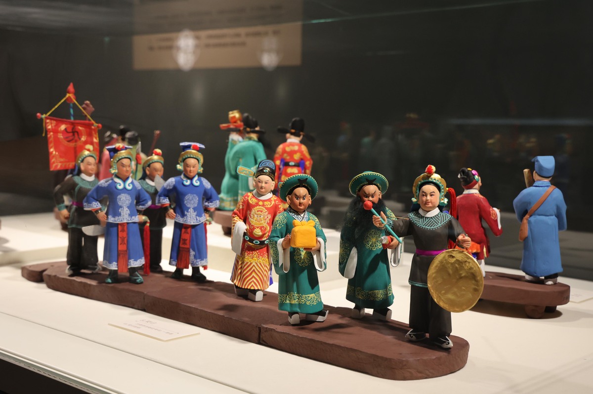 清远非物质文化遗产：木偶戏、剪纸、竹编、陶塑、客家歌仔戏