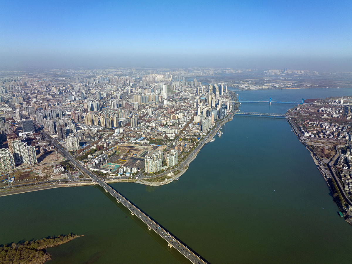2021年12月2日,湖北省襄阳市,城市风光.